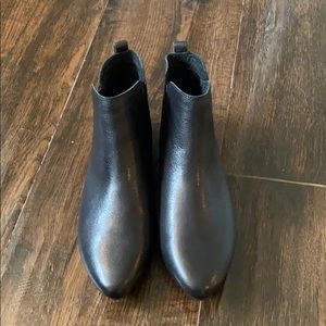 Born black ankle boot